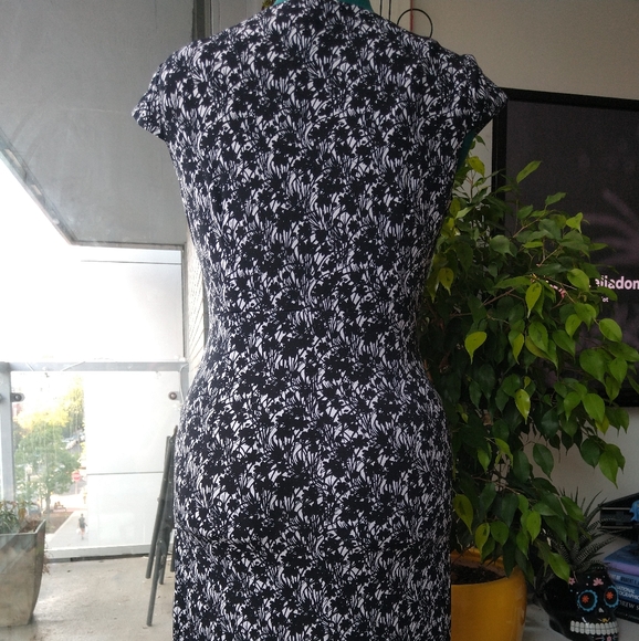 Knit print fitted belted midi dress office, evening, stretch - Picture 3 of 4